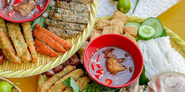 Bún Đậu Mắm Tôm - BÚN ĐẬU NHÀ VUA & VUA ĐẬU - 90 Nguyễn Gia Trí