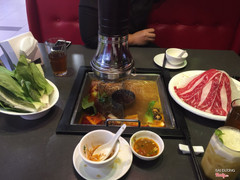 Lần đầu ghé Hutong BigC, được nhân viên chào từ cửa vào, rất thân thiện. Các bạn dễ thương, đồ ăn lên nhanh không phải chờ dài cổ như các chỗ các khác mặc dù quán rất đông. Đồ ăn ngon, chắc chắn sẽ quay lại vào lần sau❤️