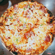 Pizza thịt nguội cà thơm