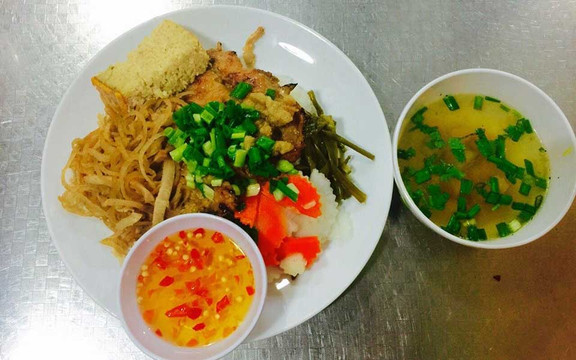 Thuỳ Dương - Cơm Tấm Long Xuyên