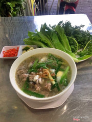 Hơi bị ghiền món này, hủ tiếu hoy mà có cần hấp dẫn đến zậy hok?2 3 bữa hem ăn là thèm chịu hok nổi, mực tươi ơi là tươi, nước súp đậm đà.