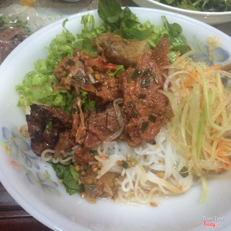 Bún thịt nướng mua về