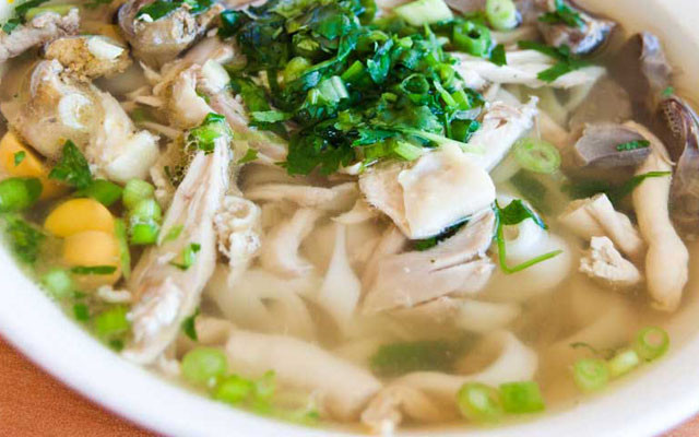 Phở Gà, Bò Tái Chín