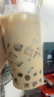 Chỉ với 30K là bạn đã có một ly trà sữa đầy hương vị tuổi thơ đầy topping siêu ngon mà lại an toàn, ko có mùi vị hoá học nào.