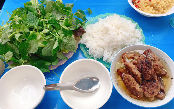 Bà Năm - Bún Chả & Bánh Cuốn Gia Truyền