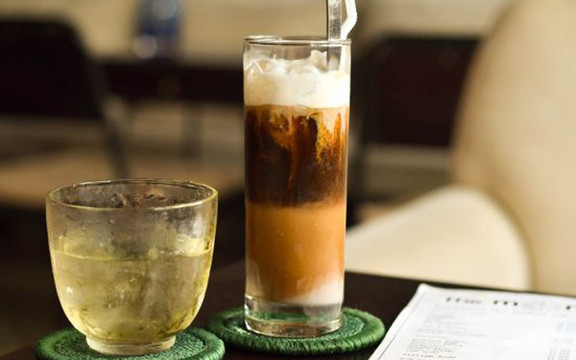 Hai Mươi Bốn Cafe