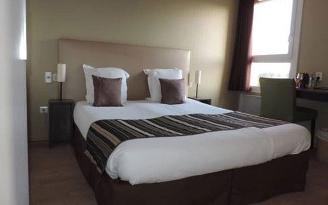 Sóng Xanh Hotel - Đường Số 1