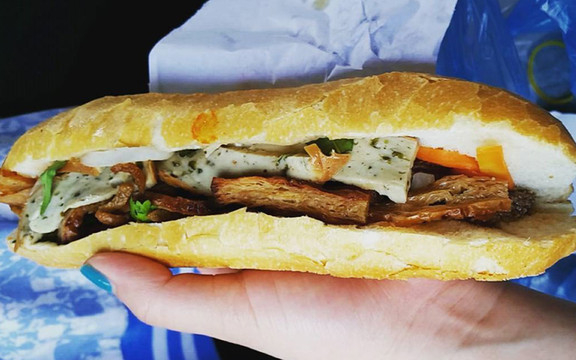 Bánh Mì Chay 8K