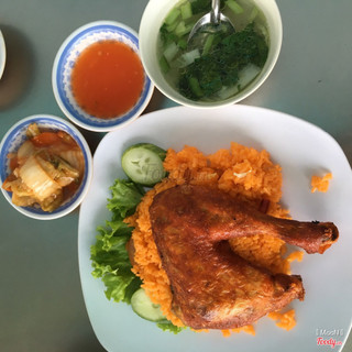 Cơm gà hấp dẫn