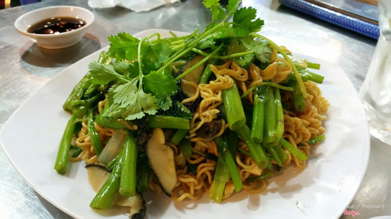 Mì xào ốc giác
