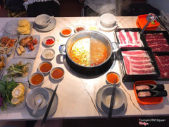 Hôm nay mình ăn trưa vớ bạn mình tại Hotpot Lotte mình cảm thấy nước lẩu ở đây nêm rất ngon và vừa miệng. Line hết rau thì được fill liên tục và mình cảm thấy các bạn phục vụ ở đây rất là ok nhiệt tình vui vẽ 👍🏻 Lần sau sẽ quay lại.