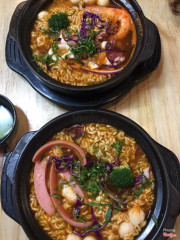 Mì hải sản và mì bò