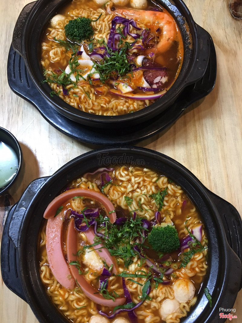 Mì hải sản và mì bò