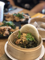 Bánh bao thịt xé phay