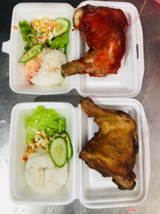 Đùi gà to lắm mỗi tội hơi ít cơm xíu nhưng chất lượng thì oke ! 