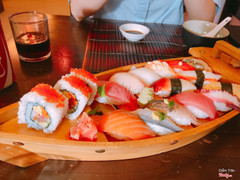 Cơm cuộn trứng + sushi