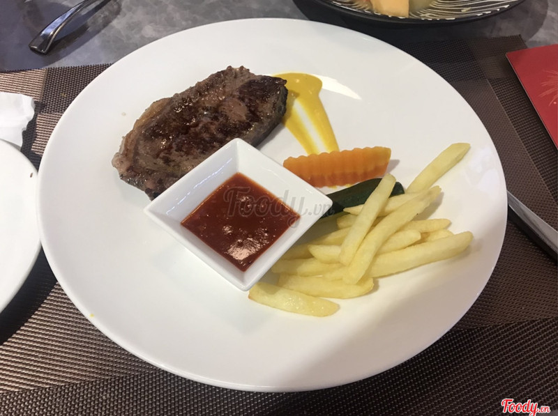 Món beef steak cỡ vừa