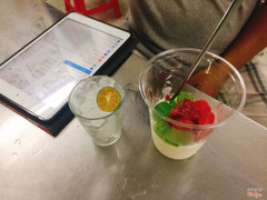 Sữa chua hạt đác rim dâu tây tuyệt