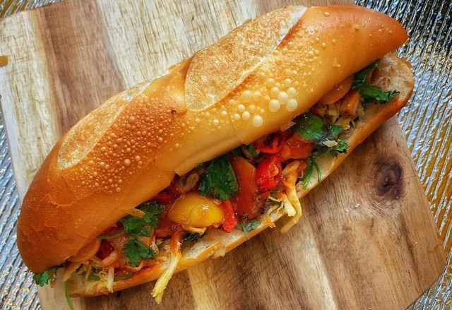 Cà Phê & Bánh Mì Hải Yến PPP - 11 Hoàng Công Chất