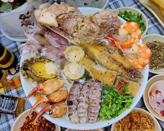 Bánh Canh Cô Ly - Nguyễn Văn Linh