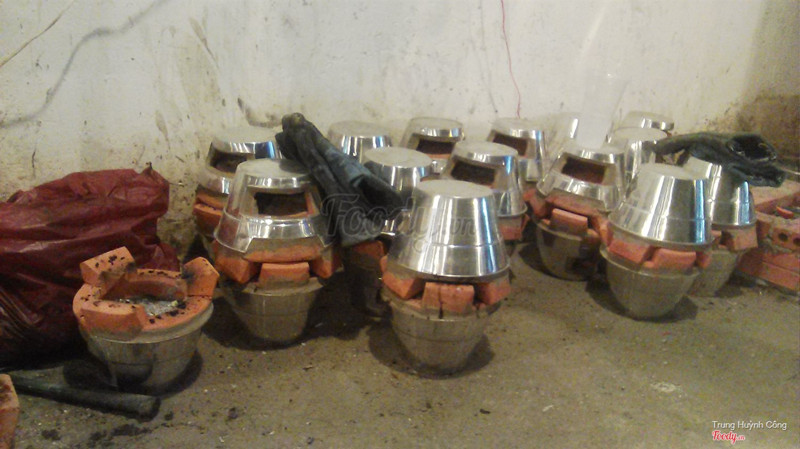 khu để lò than nè