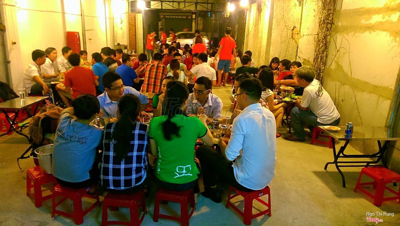 PHỤC VỤ TỐT NÊN QUÁN LÚC NÀO CỦNG ĐÔNG