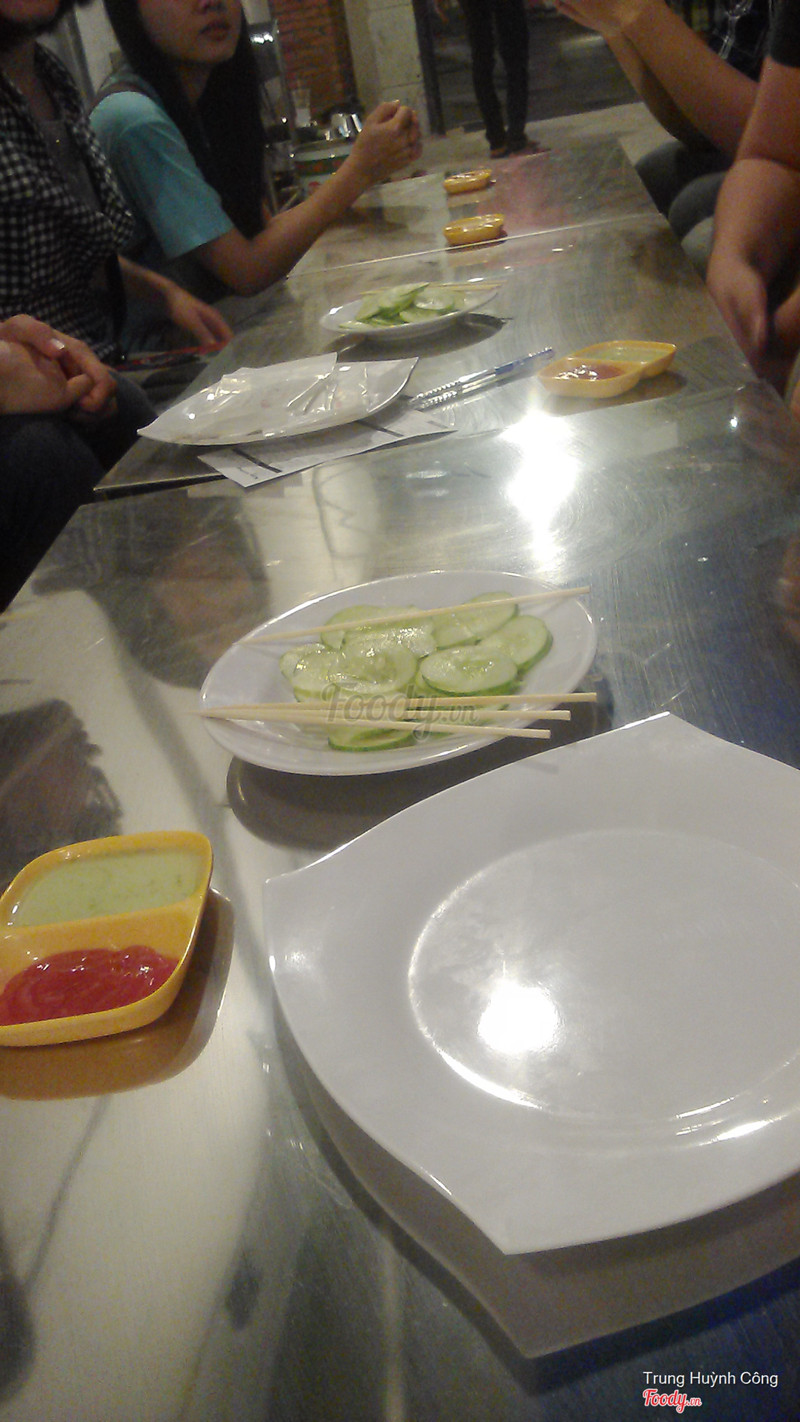 được cho dĩa dưa leo,tiếc cái hong có đồ chua