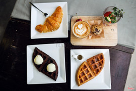 Waffle - croissant - cappuccino