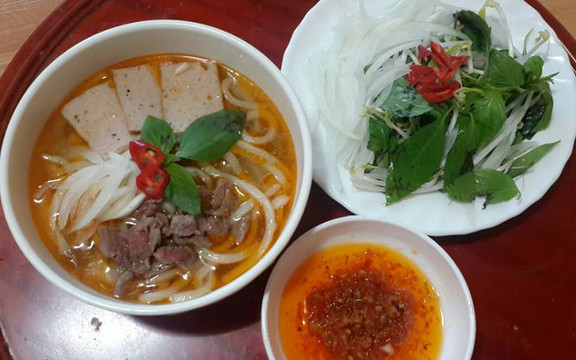 Bún Bò O Cúc