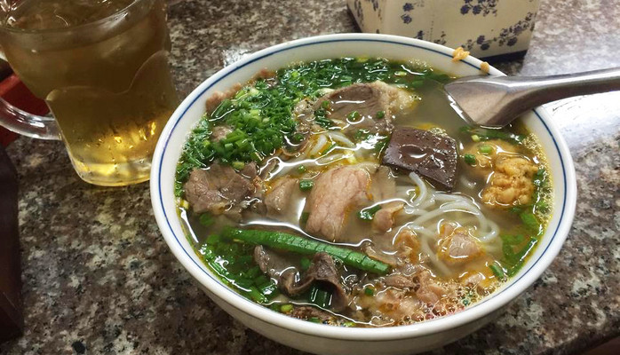 Bún Bò Huế O Huyền - Trần Quốc Hoàn - 79 Trần Quốc Hoàn (Gần Ngõ 199 Trần Quốc Hoàn)