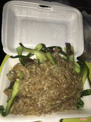 Miến xào vừa đặt mua ngày 1/1 làm ăn gian dối khác hẳn ngày thường , lần trước order về vừa xào kĩ vừa đầy đặn ngon lành, lân này như Miến Trụng nước sôi vớt ra !!! Đéo bao giờ có lần nữa nhé !