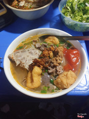 Bún riêu bò giò đậu