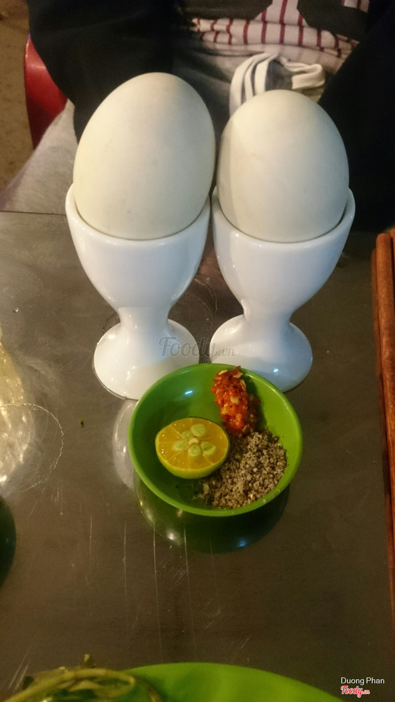 Vịt lộn, cốc cao nhìn đẹp hơn hẳn :D