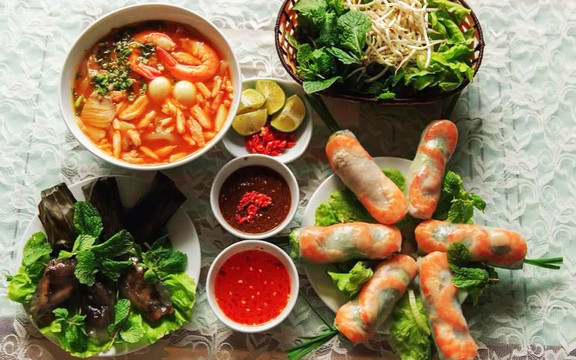 Út Hạnh - Bánh Canh Ghẹ Sài Gòn