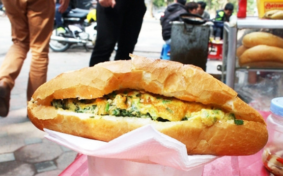 Bánh Mì Thịt & Ốp La