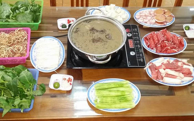 Hồng Ân Quán - Lẩu Đuôi Bò & Các Món Về Bò