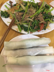 Phở cuốn và mỳ  xào