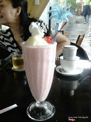 milkshake dâu + kem vani 70k