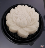 năm nay chị ấy làm bánh dẻo luôn nè.