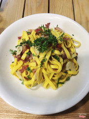 Aglio olio với bacon hem có trong menu nha làm theo ý mình