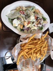 Salad + khoai tây chiên