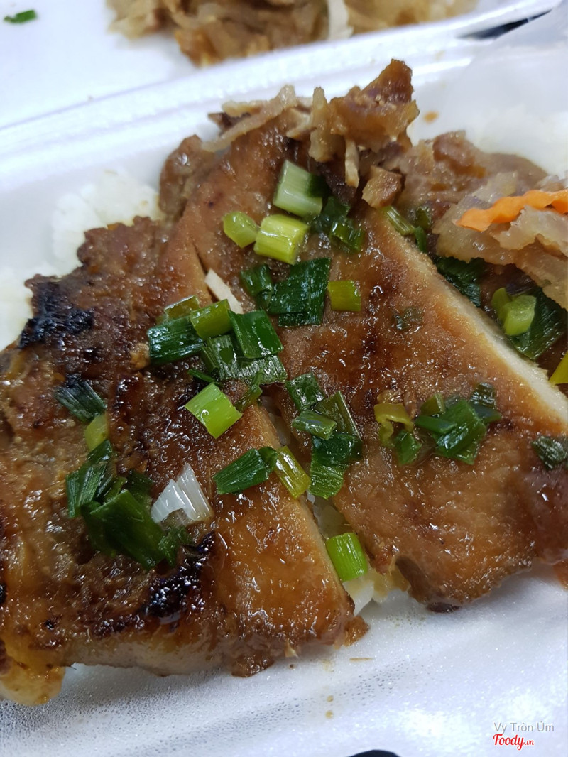 cơm tấm sườn nướng