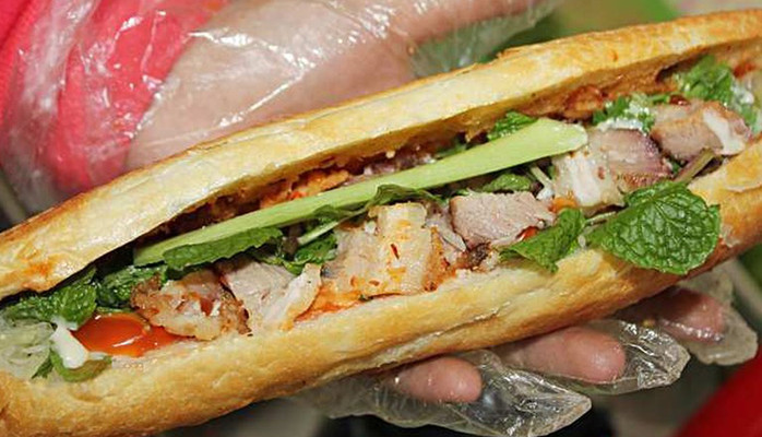 Bánh Mì Heo Quay Thân