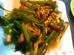 móng tay xào bơ tỏi