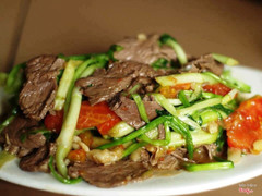 Bò Xào Cần Tỏi