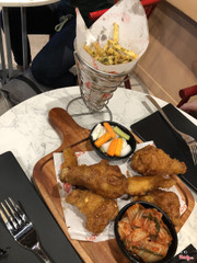 Combo 2 đùi 4 cánh . Khoai tây lắc . Kim chi.
