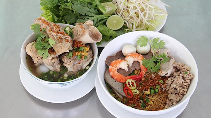 Thiện Tâm - Hủ Tíu Nam Vang & Bò Kho - Cao Văn Lầu