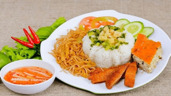 LET’S CHAY - Bánh Mì, Xôi & Cơm Tấm Chay - Ngô Tất Tố