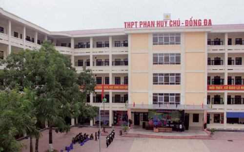 Trường THPT Phan Huy Chú - Huỳnh Thúc Kháng