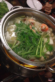 LẨu hải sản sống